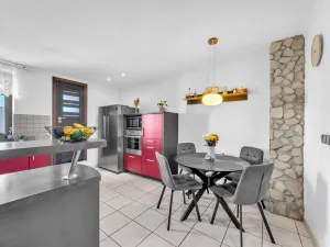 Prodej bytu 2+kk, Trutnov - Poříčí, Voletinská, 76 m2