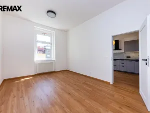 Pronájem bytu 2+kk, Praha - Nusle, Sinkulova, 44 m2