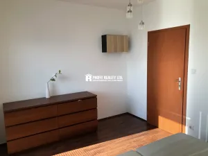 Pronájem bytu 2+kk, Praha - Vysočany, Pod Harfou, 56 m2