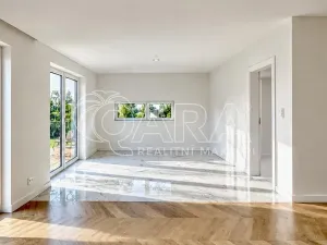 Prodej rodinného domu, Kamenice, Lomená, 156 m2