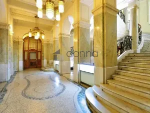 Pronájem kanceláře, Praha, Spálená, 361 m2