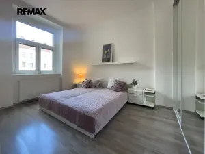 Pronájem bytu 2+kk, Praha - Holešovice, Farského, 51 m2