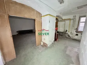 Pronájem obchodního prostoru, Lom, nám. Republiky, 330 m2