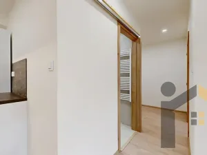 Pronájem bytu 2+kk, Praha - Kobylisy, Mirovická, 39 m2