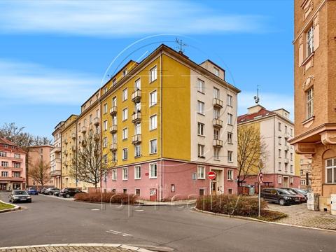 Prodej bytu 2+1, Karlovy Vary, K. Čapka, 68 m2