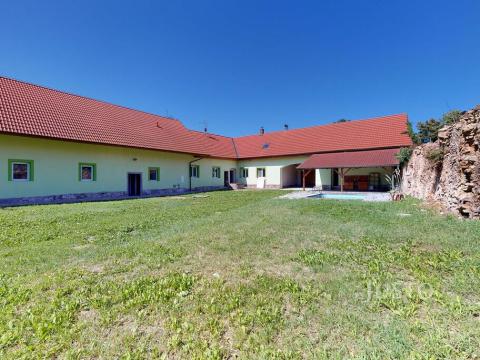 Prodej rodinného domu, Všemyslice, 530 m2