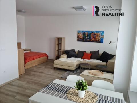 Pronájem bytu 1+kk, Zlín, Lorencova, 42 m2