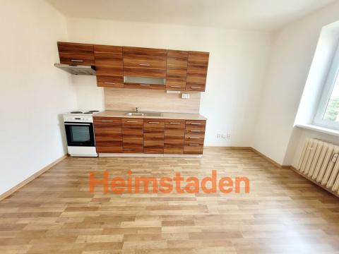 Pronájem bytu 1+kk, Havířov - Město, Hlavní třída, 37 m2