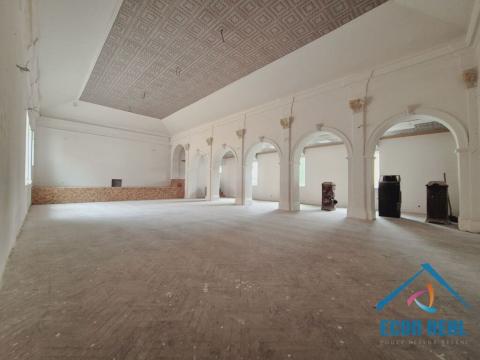 Prodej obchodního prostoru, Milovice - Benátecká Vrutice, 1200 m2