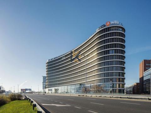 Pronájem kanceláře, Praha - Nusle, Pikrtova, 739 m2