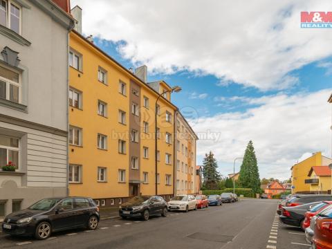 Prodej bytu 2+1, Cheb, Na Hradčanech, 61 m2