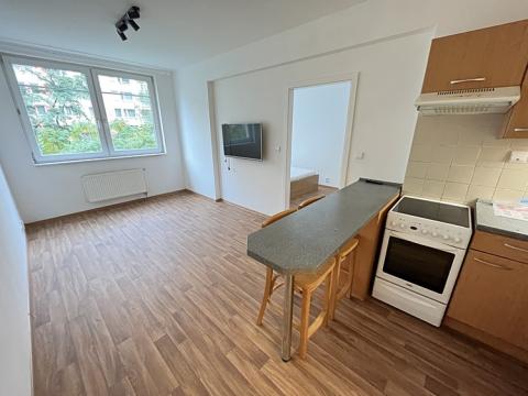 Pronájem bytu 2+kk, Praha - Troja, Hnězdenská, 36 m2