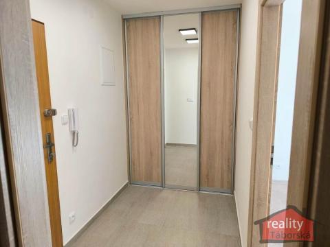 Prodej bytu 1+kk, Praha - Krč, Bernolákova, 42 m2