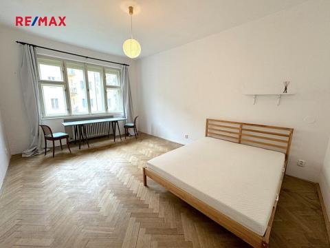 Prodej bytu 2+kk, Praha - Bubeneč, Zelená, 44 m2