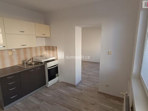 Pronájem bytu 1+1, Luštěnice - Zelená, 35 m2