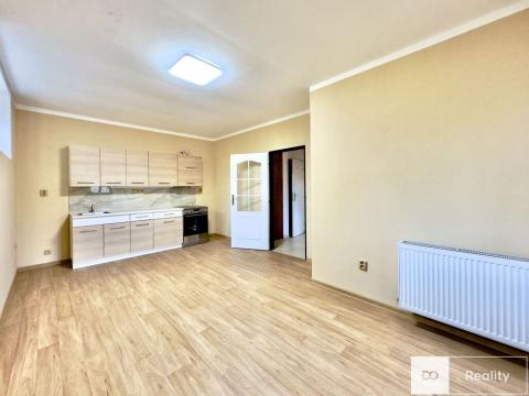 Pronájem bytu 2+kk, Benešov u Semil, 40 m2