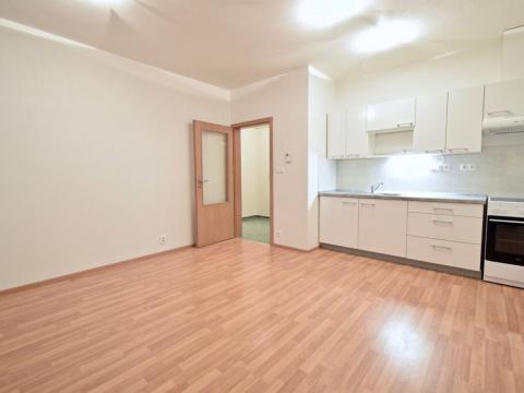 Pronájem bytu 2+kk, Brno - Žebětín, Hvozdecká, 43 m2