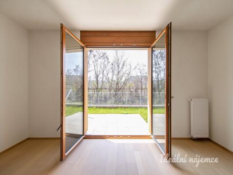 Pronájem bytu 1+kk, Praha - Modřany, Vrátnická, 40 m2