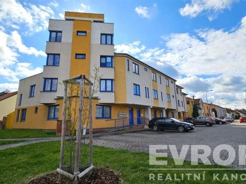 Pronájem bytu 2+kk, Pardubice - Bílé Předměstí, Na Drážce, 48 m2