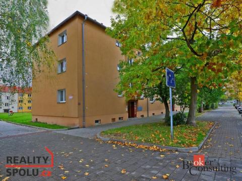 Pronájem bytu 2+1, Ostrov, Hlavní třída, 57 m2