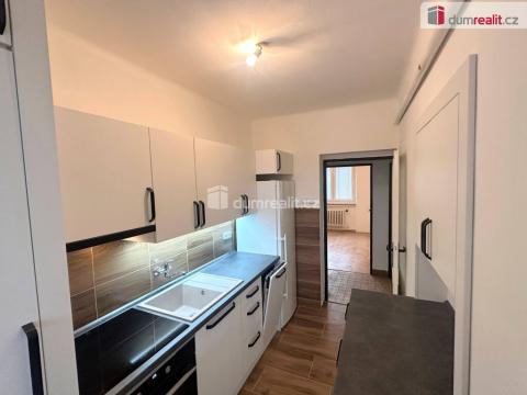 Pronájem bytu 4+1, Starý Kolín - Bašta, B. Smetany, 75 m2