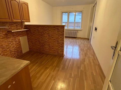 Pronájem bytu 1+kk, Praha - Holešovice, Komunardů, 30 m2