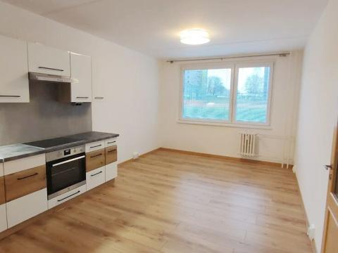 Pronájem bytu 2+kk, Praha - Hloubětín, Kardašovská, 47 m2