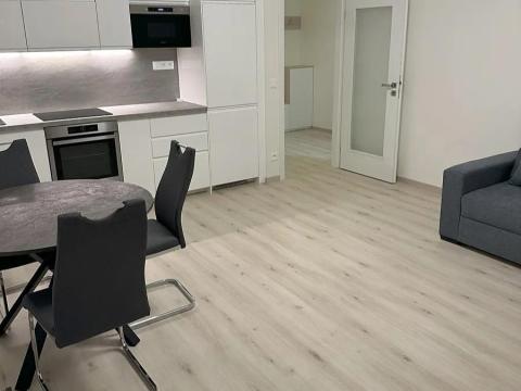 Pronájem bytu 2+kk, Praha - Kbely, Sedlářova, 50 m2