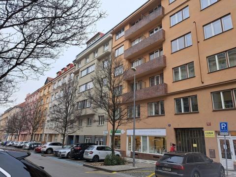 Pronájem bytu 2+kk, Praha - Bubeneč, Eliášova, 43 m2