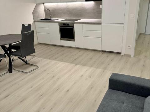 Pronájem bytu 2+kk, Praha - Kbely, Sedlářova, 60 m2