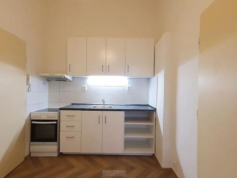 Pronájem bytu 2+kk, Praha - Vinohrady, Chrudimská, 41 m2