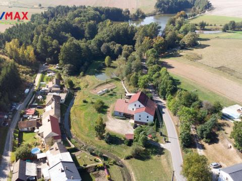 Prodej historického objektu, Kundratice, 850 m2