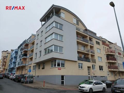 Pronájem bytu 1+kk, Praha - Kunratice, Velké Kunratické, 35 m2