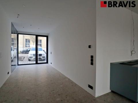 Pronájem obchodního prostoru, Brno, Charvatská, 154 m2