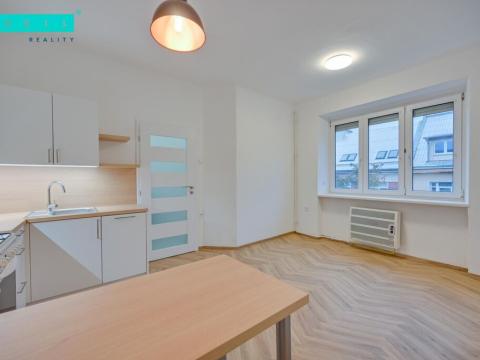 Pronájem bytu 2+kk, Olomouc, Dukelská, 46 m2