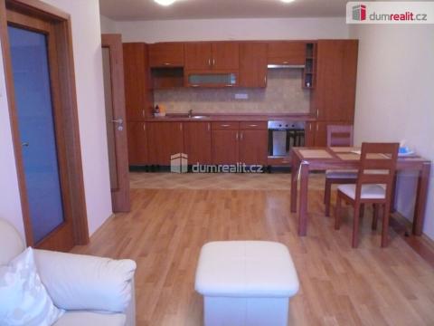 Pronájem bytu 2+kk, Praha - Holešovice, Osadní, 48 m2