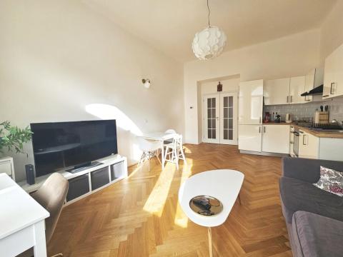 Pronájem bytu 2+kk, Praha - Vinohrady, Krkonošská, 52 m2