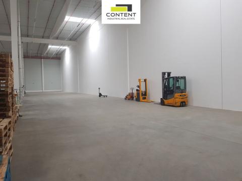 Pronájem skladu, Hněvotín, 1700 m2