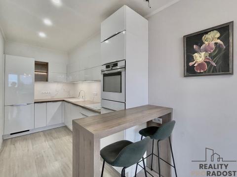 Pronájem bytu 2+kk, Praha - Letňany, Hlučkova, 65 m2