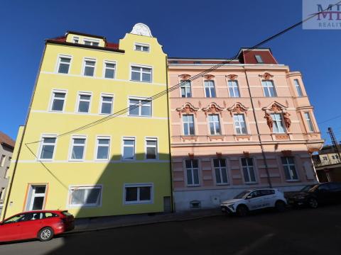 Pronájem bytu 2+kk, Teplice, Dubská, 63 m2