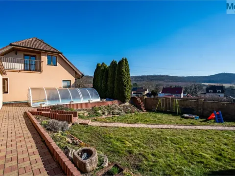 Prodej rodinného domu, Lužice, 200 m2