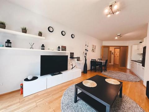 Pronájem bytu 2+kk, Praha - Žižkov, Ke kapslovně, 68 m2