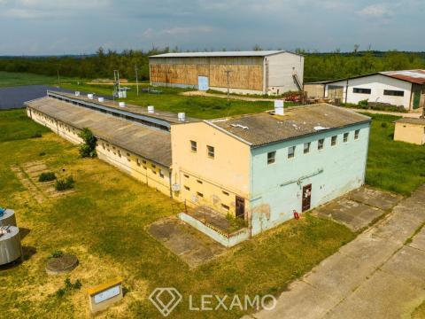 Prodej zemědělského objektu, Krhovice, 4280 m2