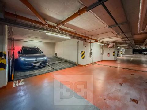 Pronájem garáže, Praha - Holešovice, Varhulíkové, 15 m2