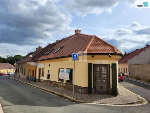 Pronájem obchodního prostoru, Kolín - Kolín III, Havelcova, 100 m2