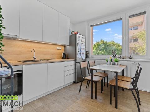 Pronájem bytu 1+1, Uherské Hradiště, Louky, 35 m2
