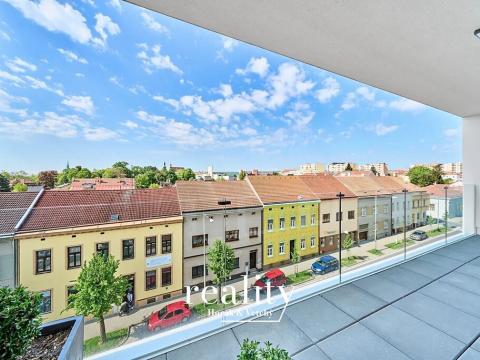 Prodej bytu 4+kk, Znojmo, Jarošova, 110 m2