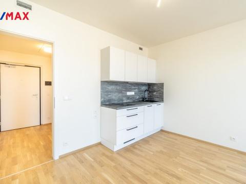 Pronájem bytu 1+kk, Praha - Vysočany, Fafkových, 42 m2
