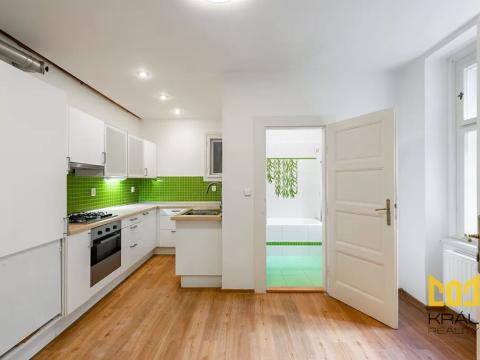 Pronájem bytu 2+1, Praha - Smíchov, Grafická, 63 m2