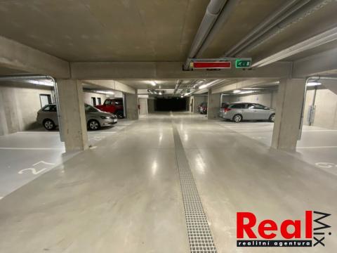 Pronájem garáže, Brno - Sadová, Kumpoštova, 13 m2
